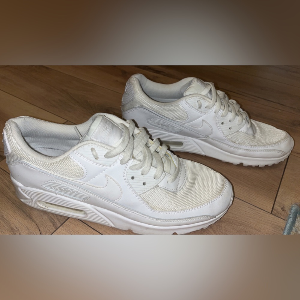 White Nike Air Max 90s